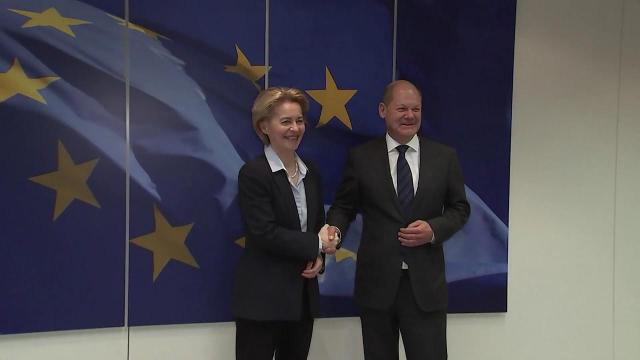 Embedded thumbnail for Cine este mai puternic în cadrul instituțiilor UE, Ursula von der Leyen (CDU) sau Olaf Scholz (SDP)?